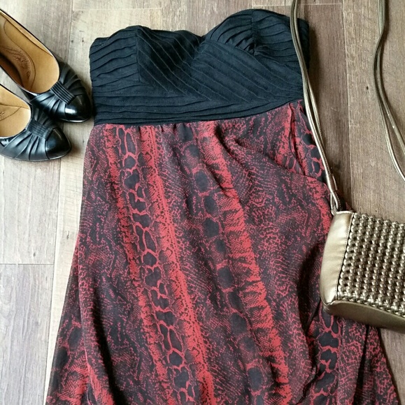 Windsor Dresses & Skirts - Windsor Sweetheart Strapless Dress!